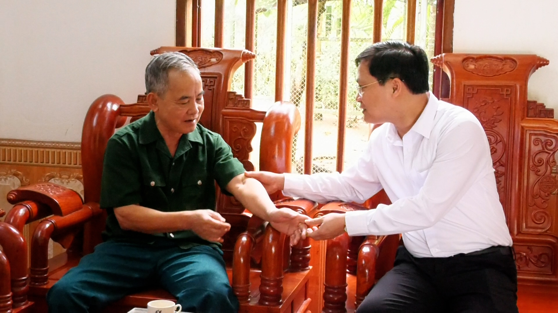 Anh-tin-bai